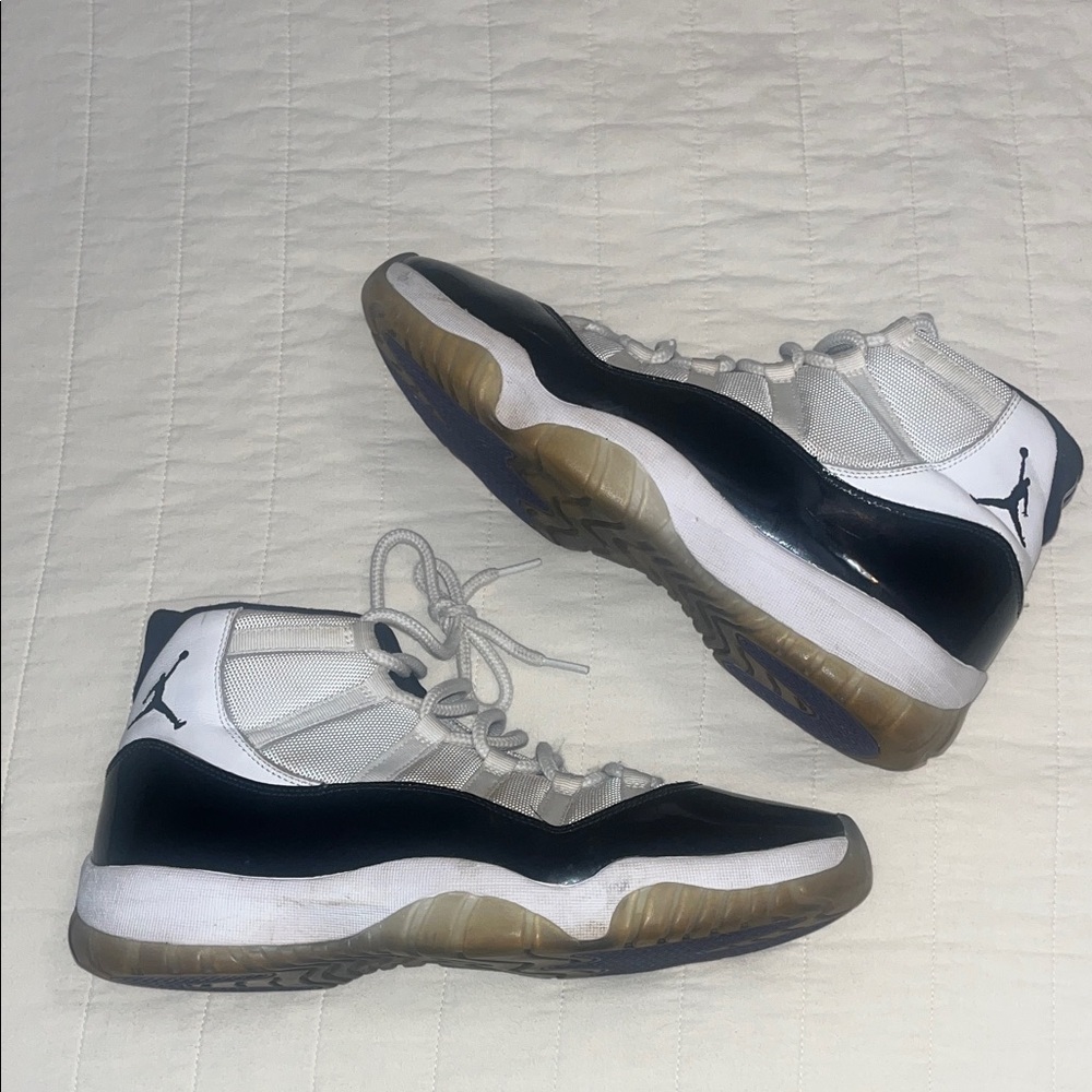 Concord 11s Jordan Sneakers White and Blac